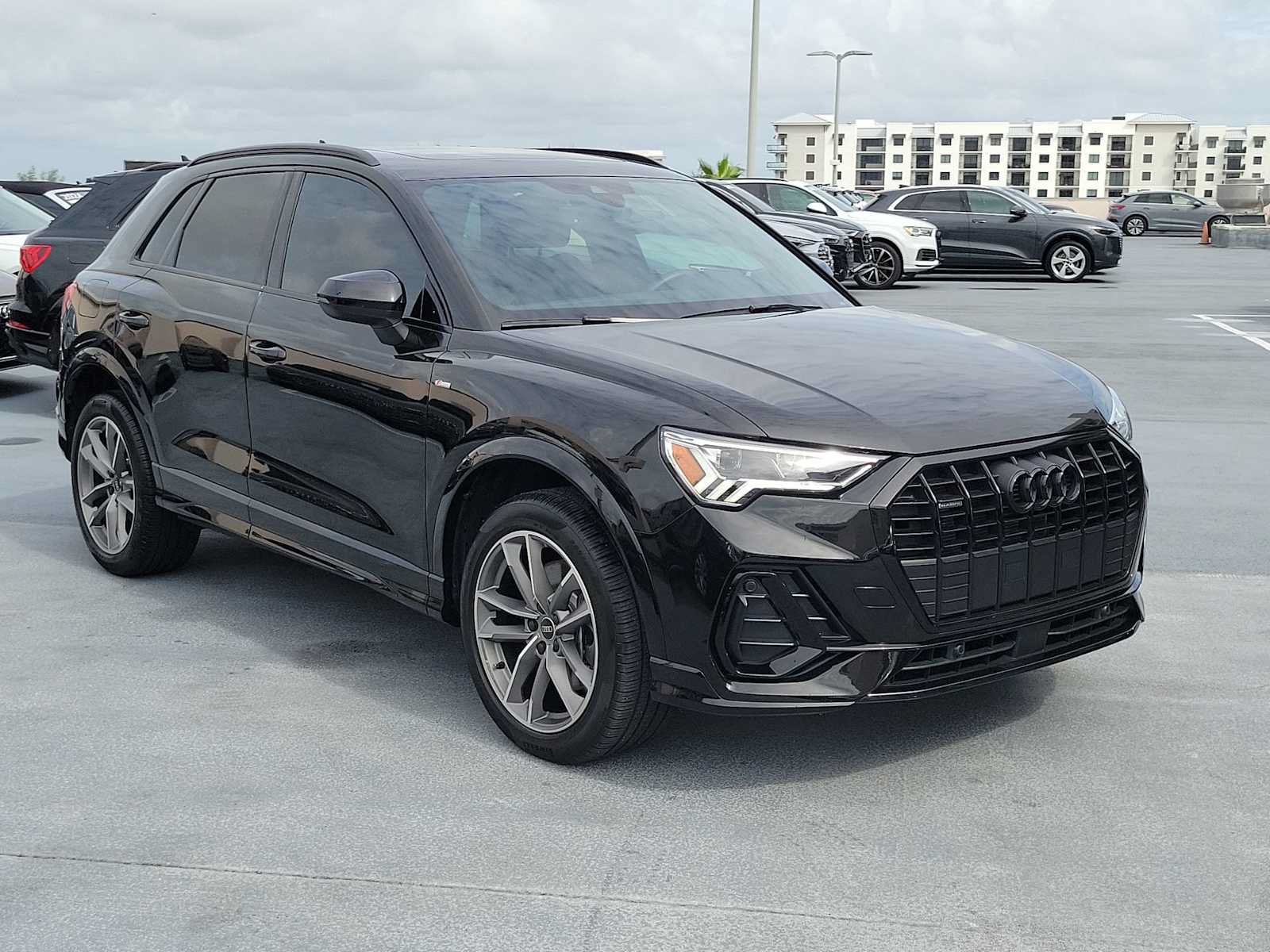 Certified 2025 Audi Q3 2.0T Premium w/ Convenience Package AWD/4WD image 8