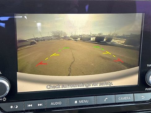 Used 2025 Nissan Pathfinder SV image 19