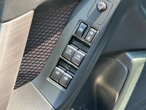 Used 2018 Subaru Forester 2.5i Premium AWD/4WD image 11