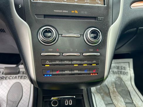 Used 2017 Lincoln MKC Reserve image 23