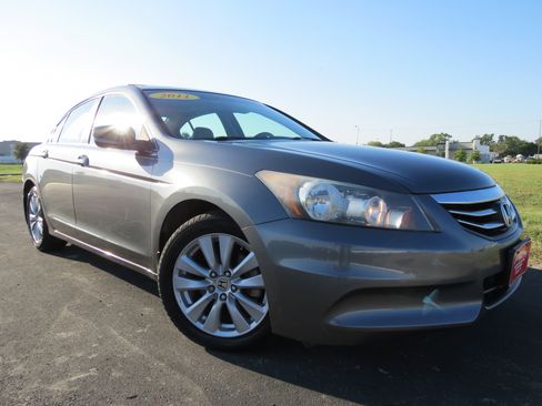 Used 2011 Honda Accord EX-L image 2