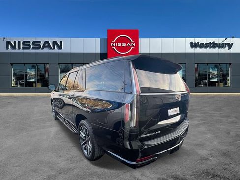 Used 2023 Cadillac Escalade ESV Sport w/ Touring Package image 8