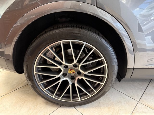 Used 2019 Porsche Cayenne AWD/4WD image 10