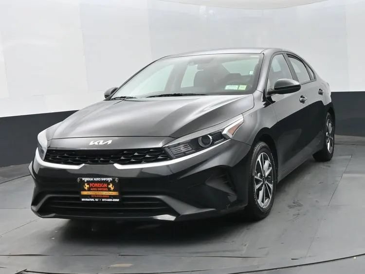 Used 2024 Kia Forte LXS FWD image 1