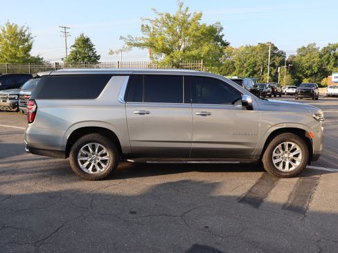 Used 2023 Chevrolet Suburban Premier RWD image 11