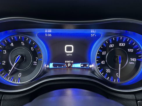 Used 2019 Chrysler 300 Limited image 15