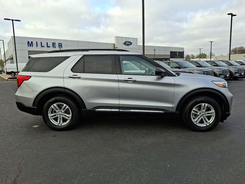 Certified 2023 Ford Explorer XLT image 7