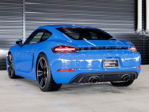 Certified 2022 Porsche 718 Cayman GTS image 3