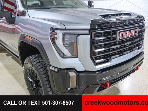 Used 2024 GMC Sierra 2500 AT4X AWD/4WD image 24
