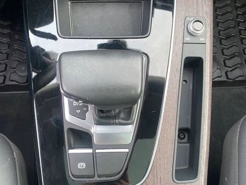 Used 2021 Audi Q5 2.0T Premium w/ Convenience Package image 18