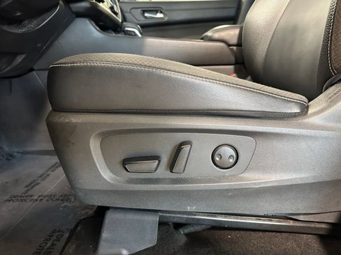 Used 2024 Nissan Pathfinder SL w/ SL Premium Package FWD image 14