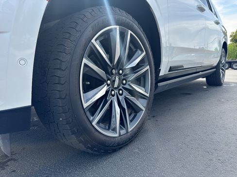 Used 2022 Cadillac Escalade ESV Sport Platinum w/ Heavy-Duty Trailer Package AWD/4WD image 21