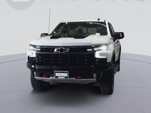 Used 2023 Chevrolet Silverado 1500 ZR2 w/ Technology Package image 4