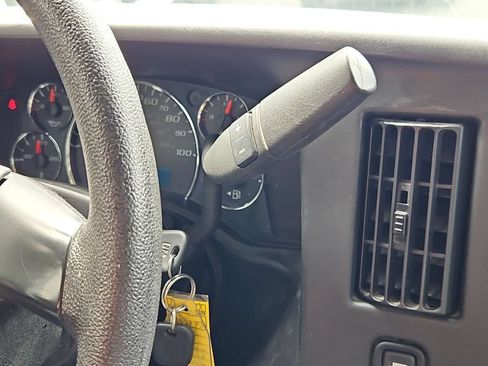 Used 2016 GMC Savana 2500 RWD image 26