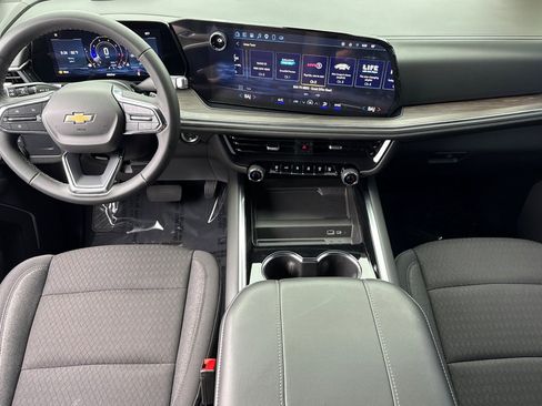 Used 2025 Chevrolet Tahoe LS RWD image 15