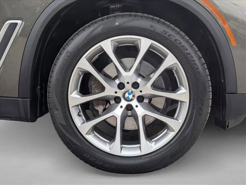 Certified 2022 BMW X5 xDrive40i w/ Premium Package image 26