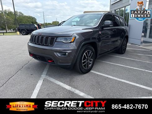 Used 2021 Jeep Grand Cherokee Trailhawk w/ Trailhawk Luxury Group AWD/4WD image 3