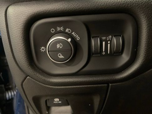 Used 2019 RAM 1500 Big Horn image 16