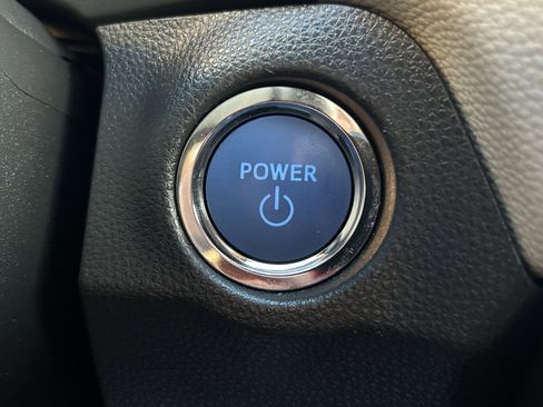 Certified 2022 Toyota RAV4 XLE Premium image 33