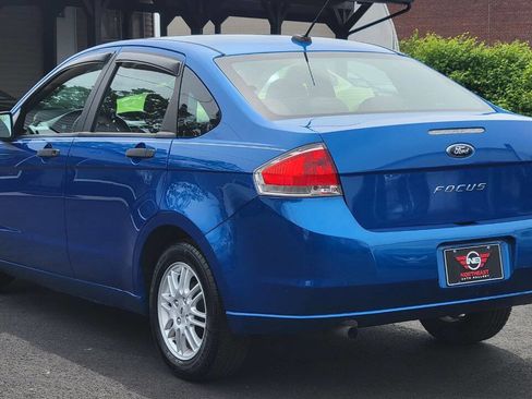 Used 2010 Ford Focus SE FWD image 8