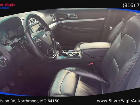 Used 2016 Ford Explorer XLT w/ Equipment Group 202A AWD/4WD image 9