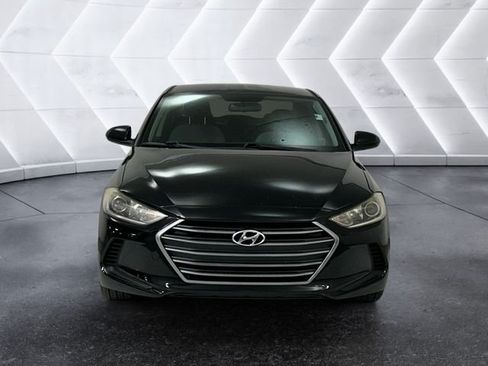 Used 2017 Hyundai Elantra SE FWD image 2