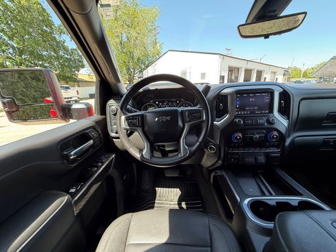 Used 2022 Chevrolet Silverado 2500 LTZ w/ LTZ Plus Package AWD/4WD image 2