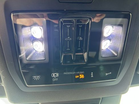 New 2026 Volkswagen Tiguan SE R-Line image 40