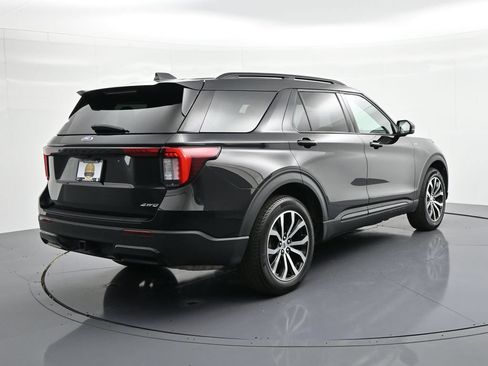 Certified 2025 Ford Explorer ST-Line AWD/4WD image 6