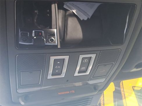 Used 2025 Jaguar F-PACE R-Dynamic S image 30