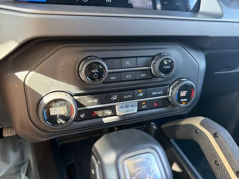 Used 2025 Ford Bronco Badlands AWD/4WD image 21