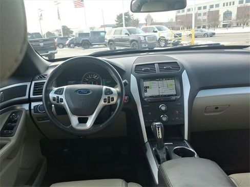 Used 2015 Ford Explorer XLT w/ Equipment Group 202B image 11