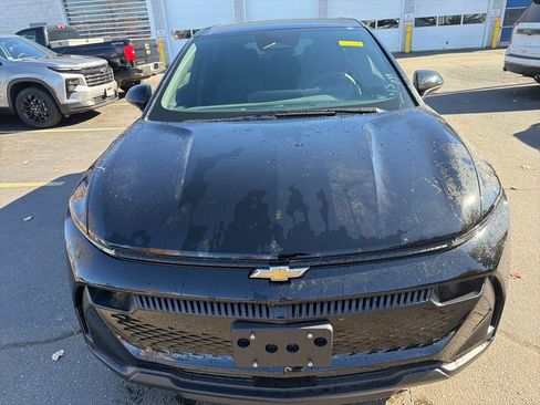 New 2026 Chevrolet Equinox EV LT image 2