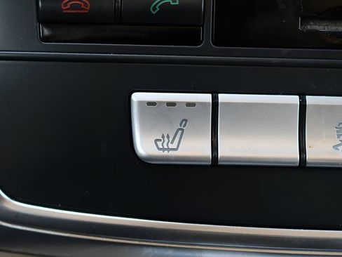 Used 2014 Mercedes-Benz GL 550 4MATIC image 27