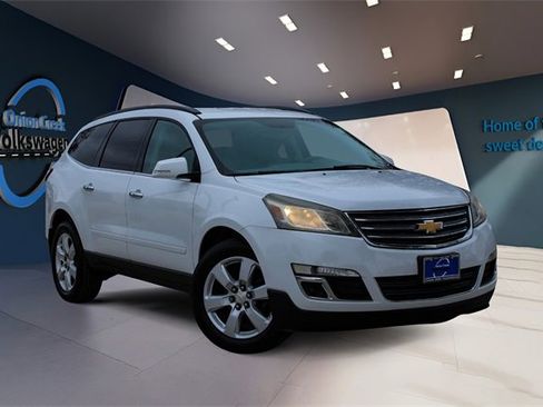 Used 2016 Chevrolet Traverse LT w/ Style and Technology Package image 1