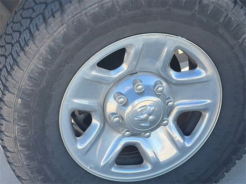 Used 2017 RAM 2500 Tradesman w/ Chrome Appearance Group image 11