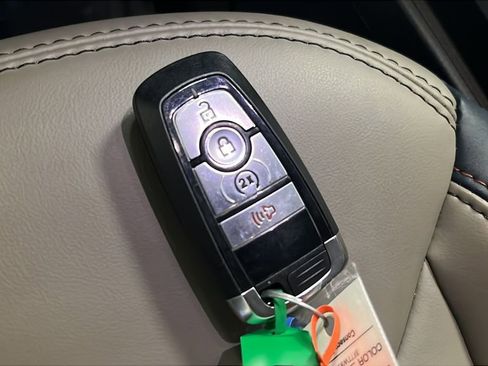 Used 2025 Ford Maverick Lariat image 21