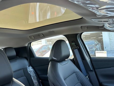 New 2026 Nissan Leaf Platinum+ w/ Cargo Package (Platinum+) FWD image 15