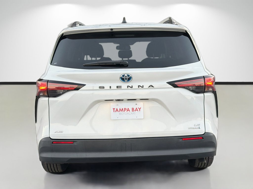 Used 2022 Toyota Sienna LE w/ LE Plus Package AWD/4WD image 4