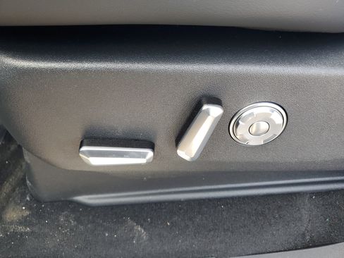 New 2026 Lincoln Navigator Reserve w/ Jet Appearance Package image 13