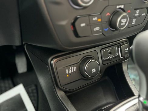 New 2023 Jeep Renegade Latitude image 49