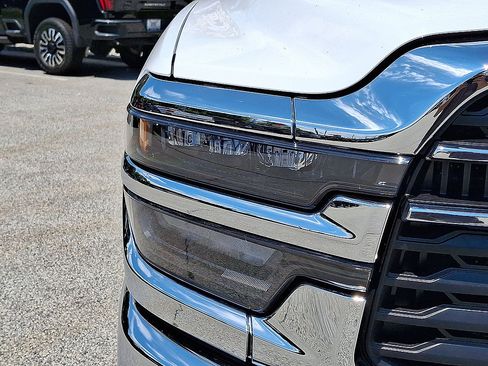 Used 2025 RAM 2500 Big Horn AWD/4WD image 27