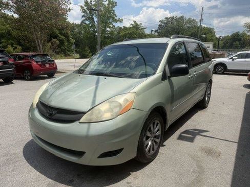 Used 2008 Toyota Sienna CE FWD image 2