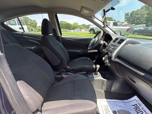 Used 2013 Nissan Versa SV image 15