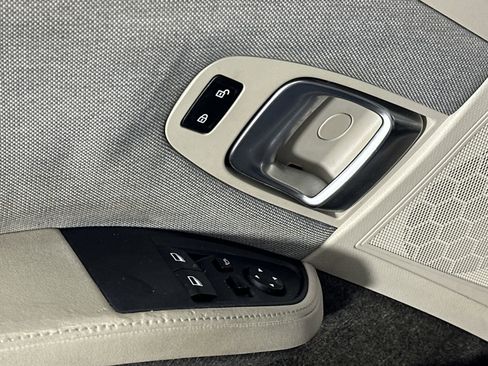 Used 2017 BMW i3 w/ Range Extender image 17