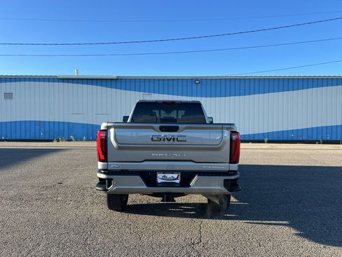 Used 2025 GMC Sierra 2500 Denali Ultimate AWD/4WD image 12