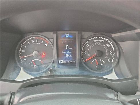 Used 2022 Toyota Tacoma SR w/ SR Convenience Package RWD image 10