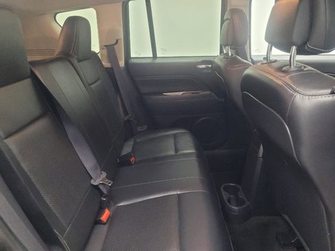 Used 2017 Jeep Compass High Altitude AWD/4WD image 19