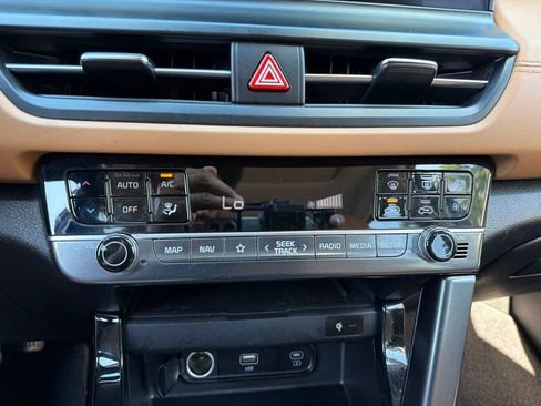 Certified 2024 Kia Seltos SX w/ SX Sunroof Package AWD/4WD image 12