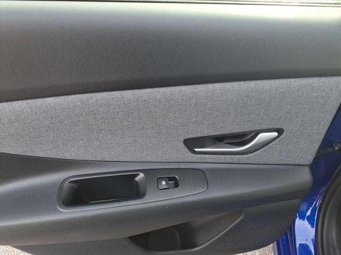 Used 2025 Hyundai Elantra Limited w/ Cargo Package image 8